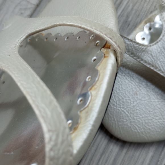 Womens Victoria Spenser White Strap Sandals Silver 3" Heel Size 9 1/2 - Picture 9 of 12